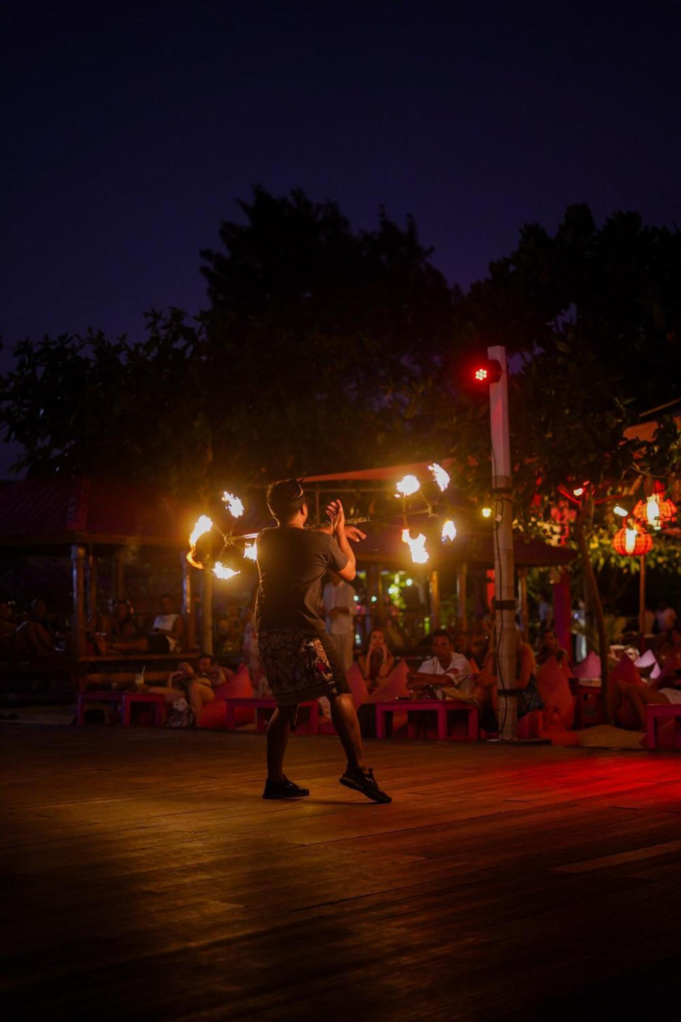 Pinkcoco Gili Trawangan - Constant Surprises - For Cool Adults Only Hotell Exteriör bild